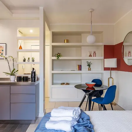 Guesthost - Aurea Domus Comfort In Centro A
