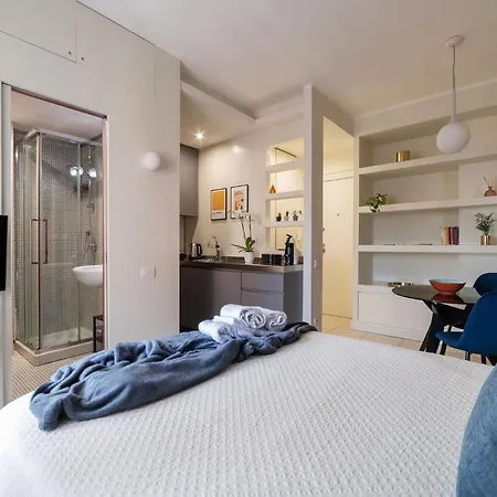 Guesthost - Aurea Domus Comfort In Centro A