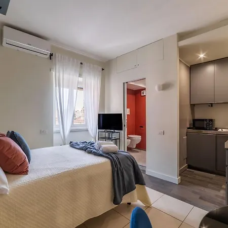 Guesthost - Aurea Domus Comfort In Centro A רומא